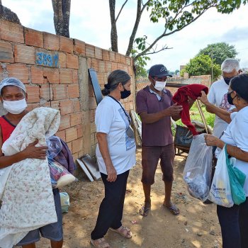 Entrega de doações no Bairro Florença - Ribeirão das Neves - MG